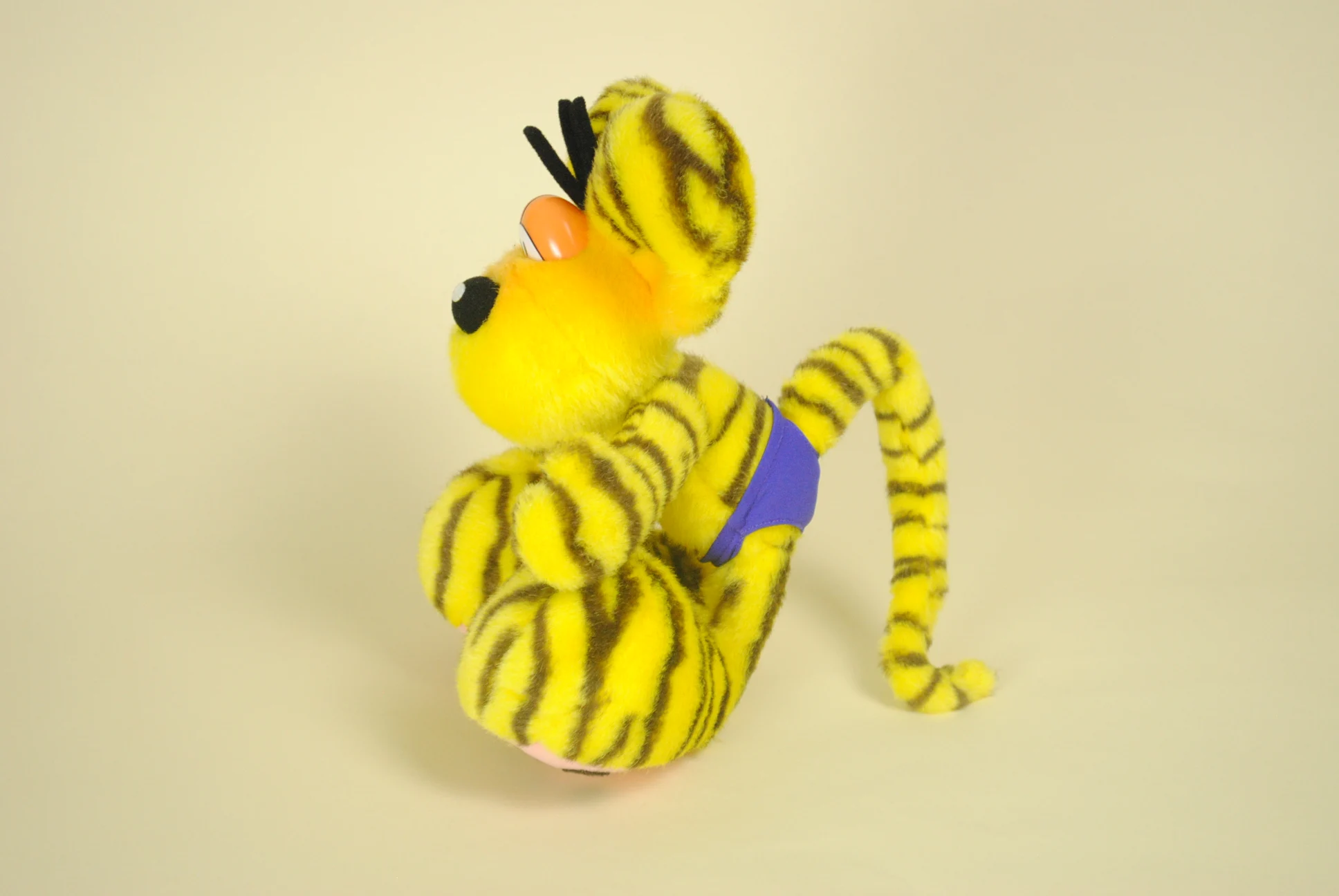 souris diddl jaune tigré profil