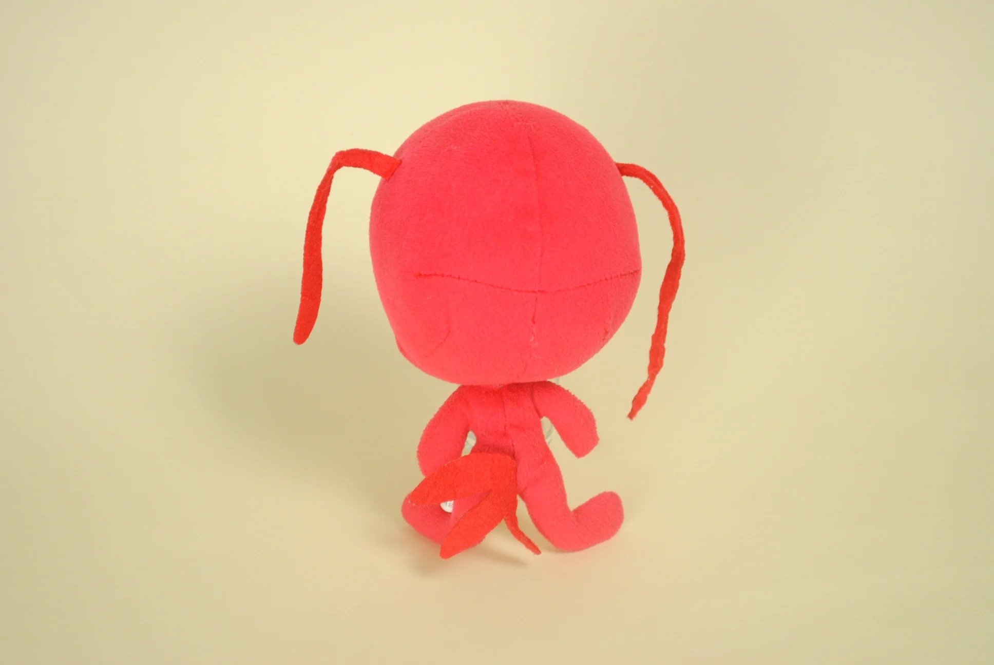 Peluche Tikki Miraculous dos