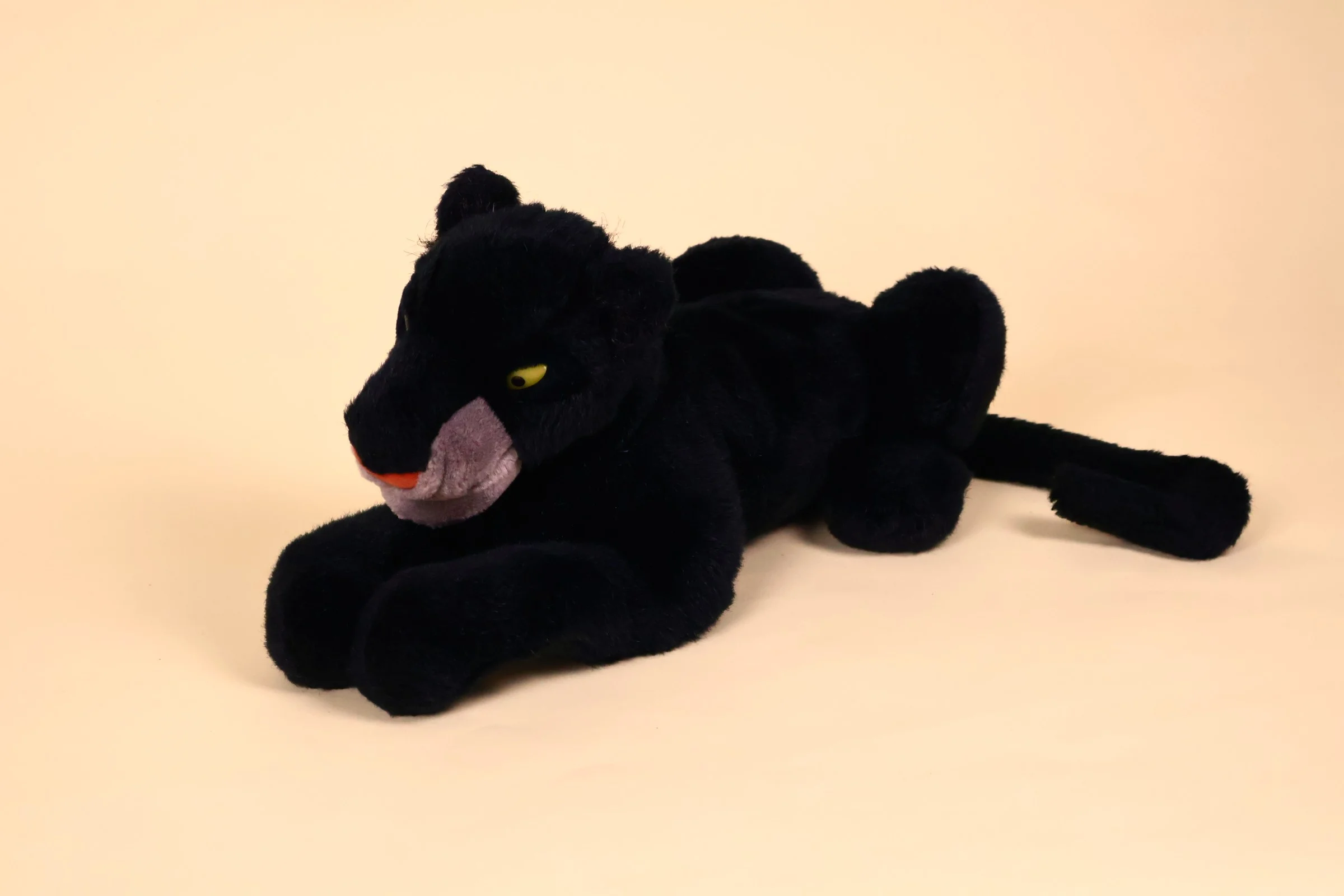 panthere bagheera couché