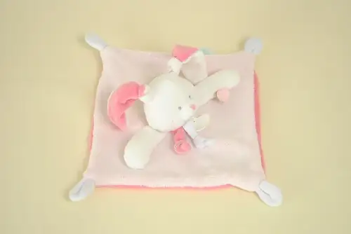 Doudou plat lapin rose feuilles brodées patte marque Baby Nat' collection Les Layettes naissance