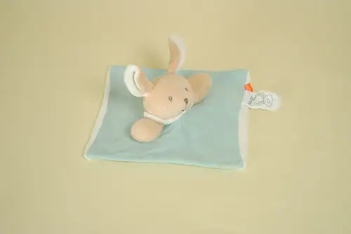 Doudou plat lapin bleu et blanc collection Bio coton organique marque Baby Nat