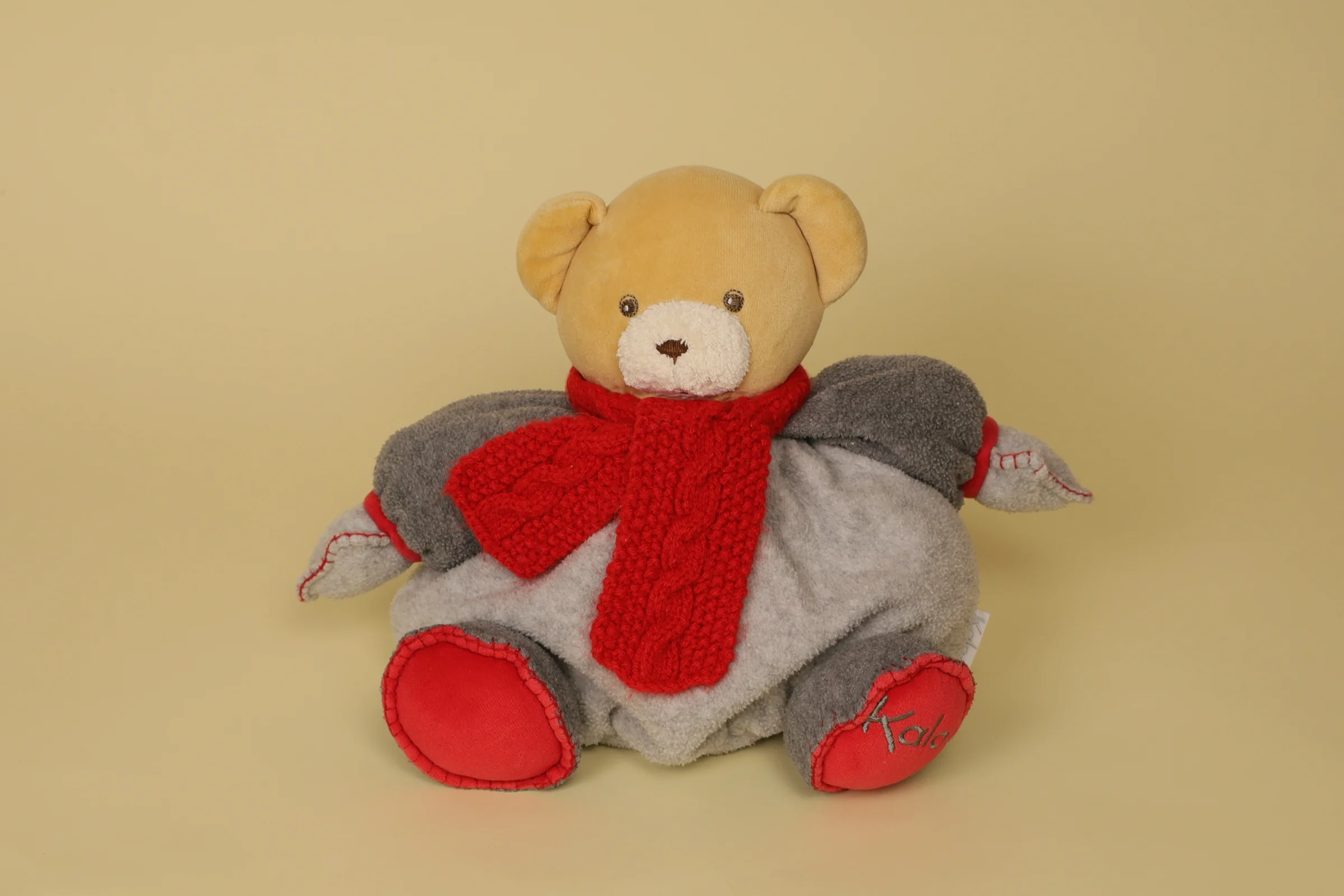 grand ours boule gris polaire echarpe rouge