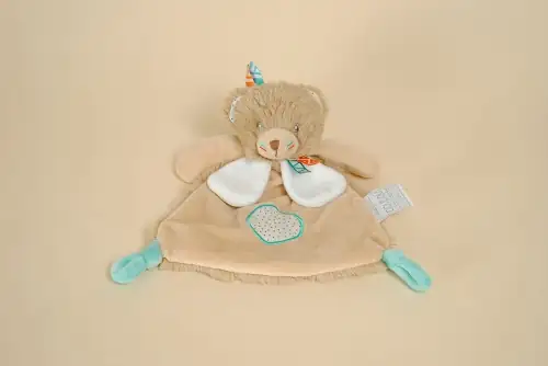 Doudou plat ours beige et vert plume indien pétales blancs collection Tiwipi marque Doudou et Compagnie