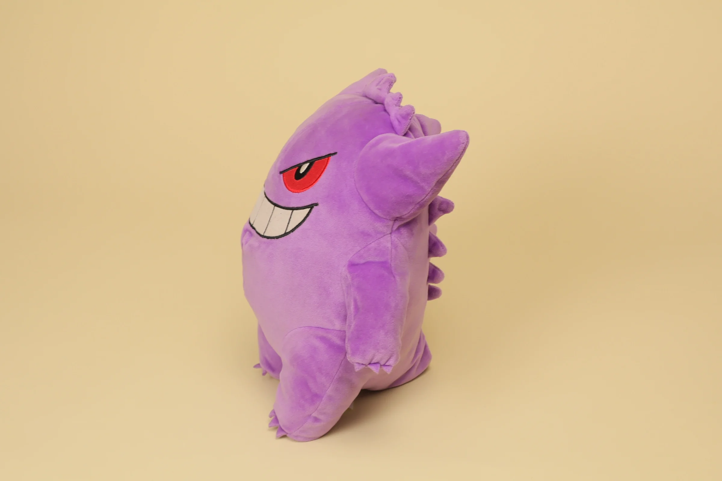 Profil Peluche Pokémon Ectoplasma violet 28 cm marque WCT Wicked Cool Toys doudou type spectre Gengar