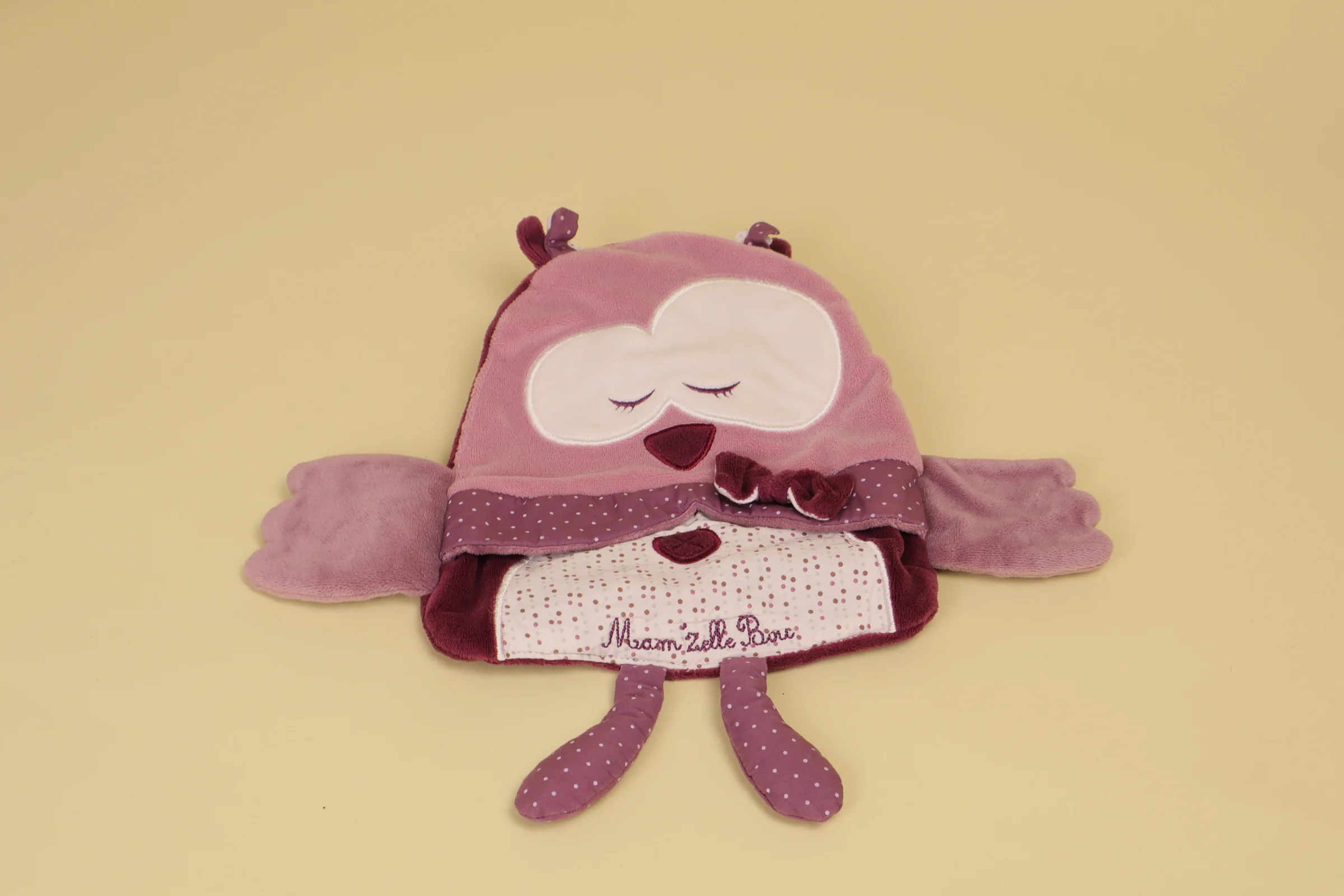 Doudou plat chouette Mam'zelle Bou mauve et blanc différentes nuances marque Sauthon peluche bébé