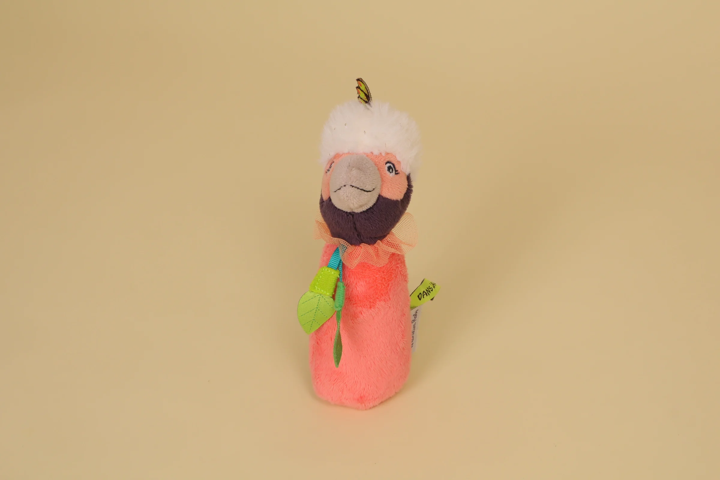 Hochet oiseau Paloma rose avec col en tulle et feuilles collection Dans la jungle marque Moulin Roty peluche pouet