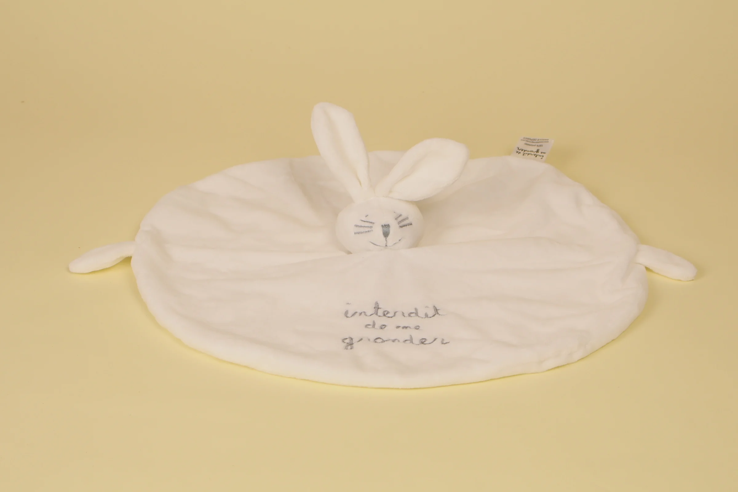 Doudou plat lapin blanc ovale marque Interdit de me Gronder peluche naissance douce