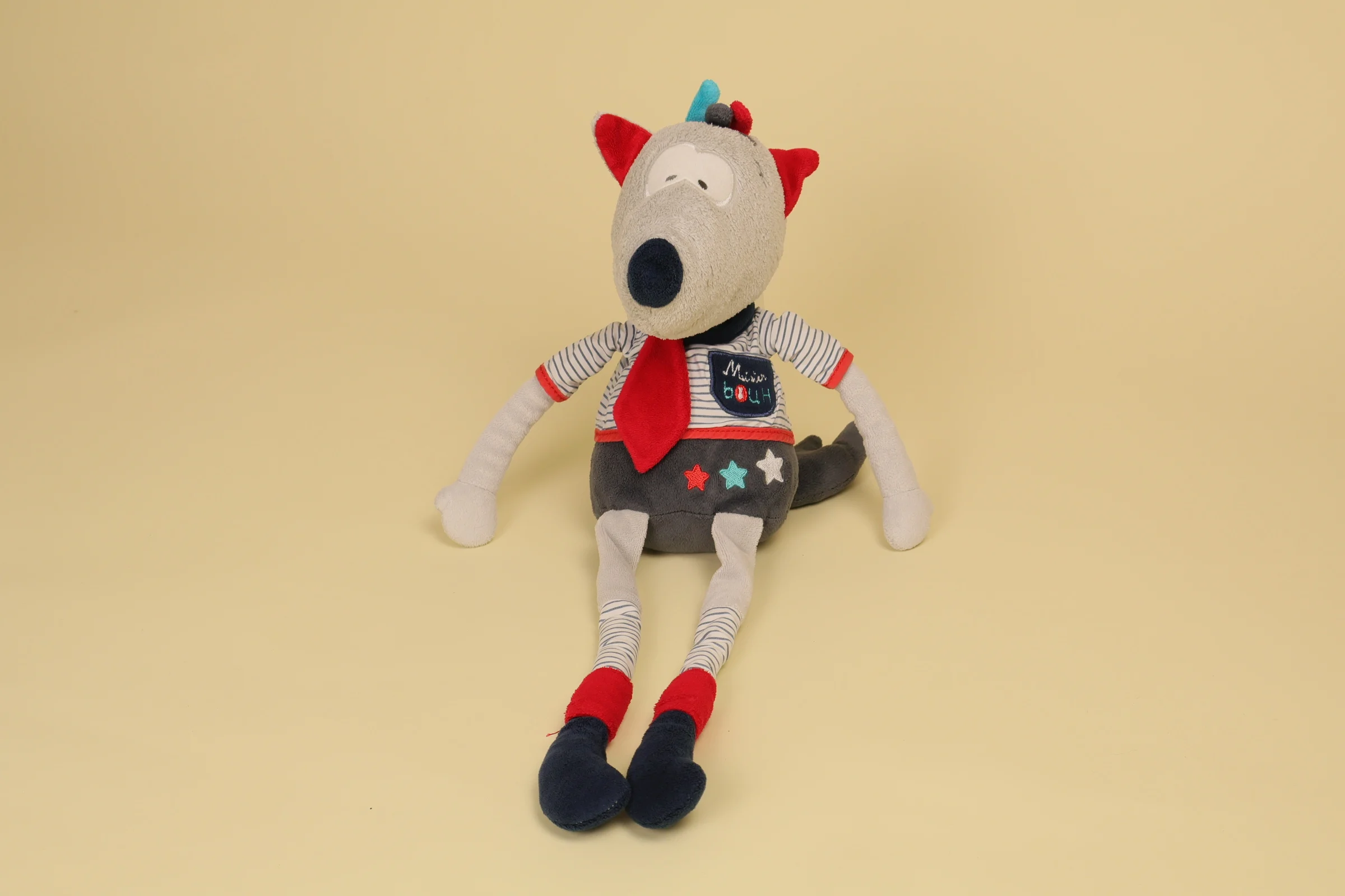 Grand doudou loup Mister Bouh gris et bleu 45 cm avec cravate rouge marque Sauthon