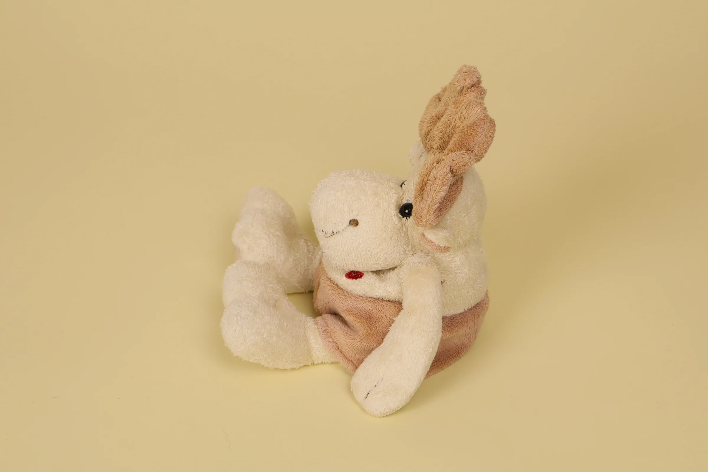 profil Peluche renne beige et marron 20 cm lesté billes ventre marque Bukowski Design doudou suédois