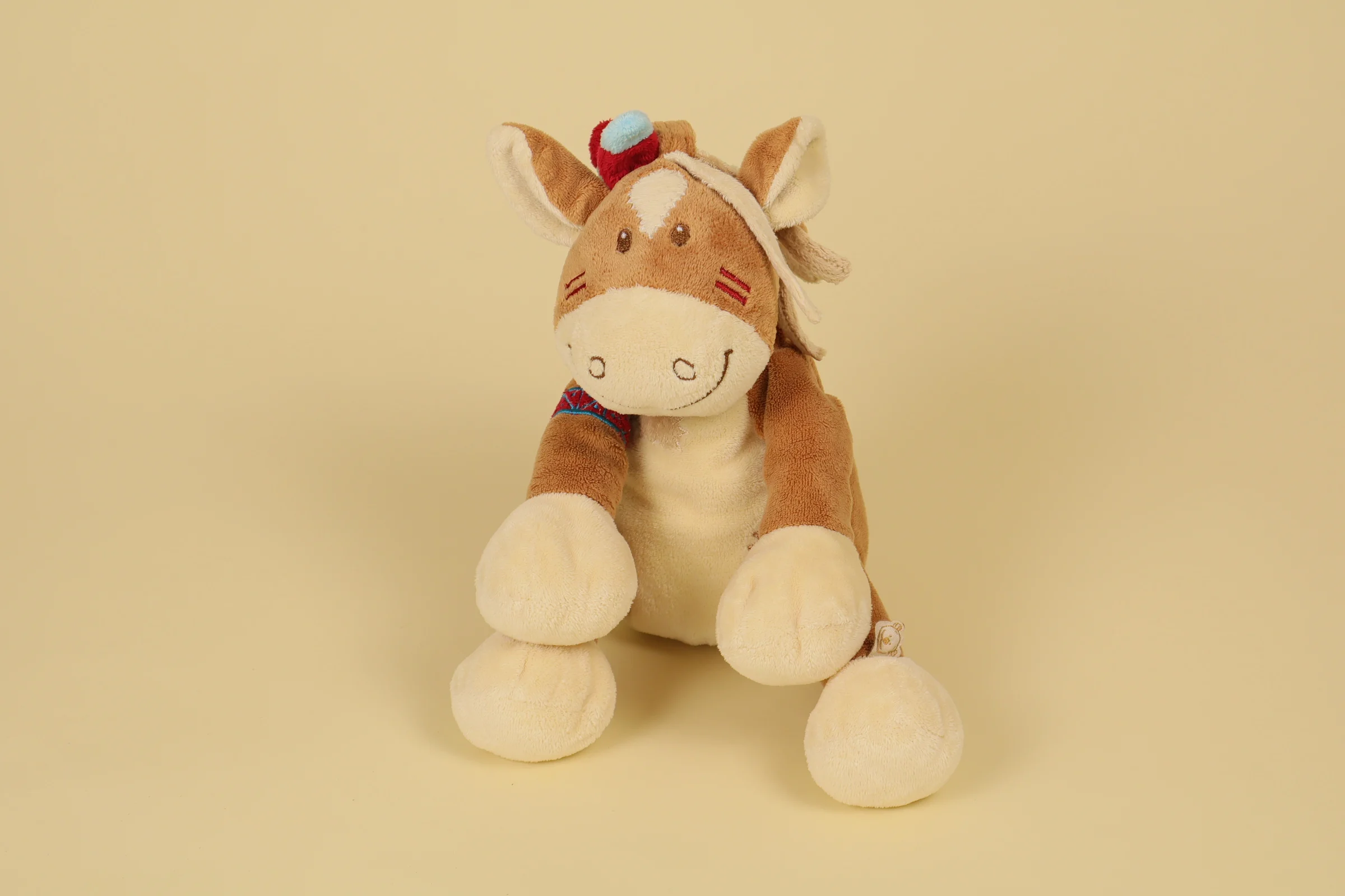 Doudou peluche cheval indien marron et beige Pinto collection Pinto et Kaya marque Noukie's 21 cm