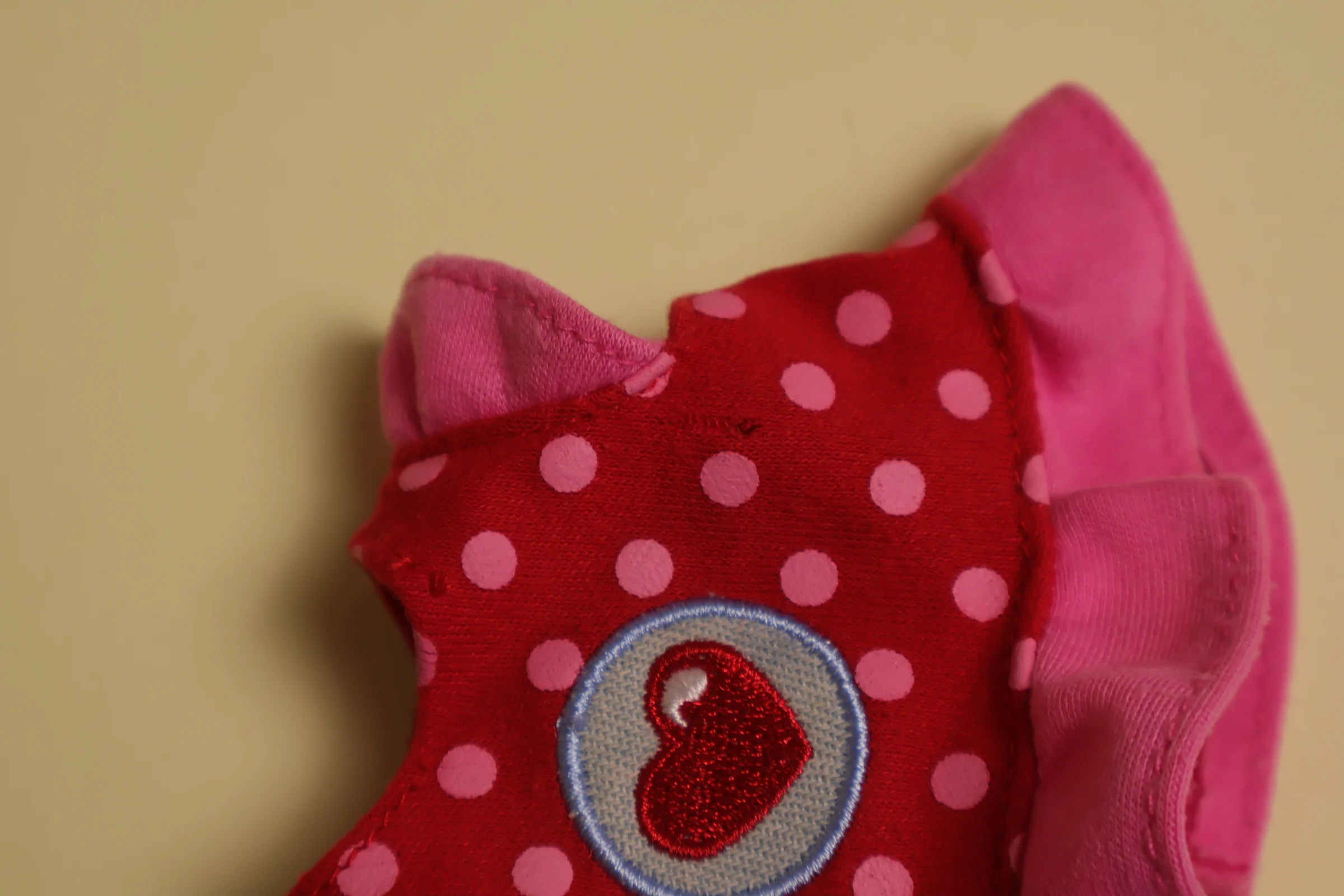 défaut Peluche lapin Mimihopps ami Diddl 26 cm robe rouge et rose cœur brodé marque Depesche