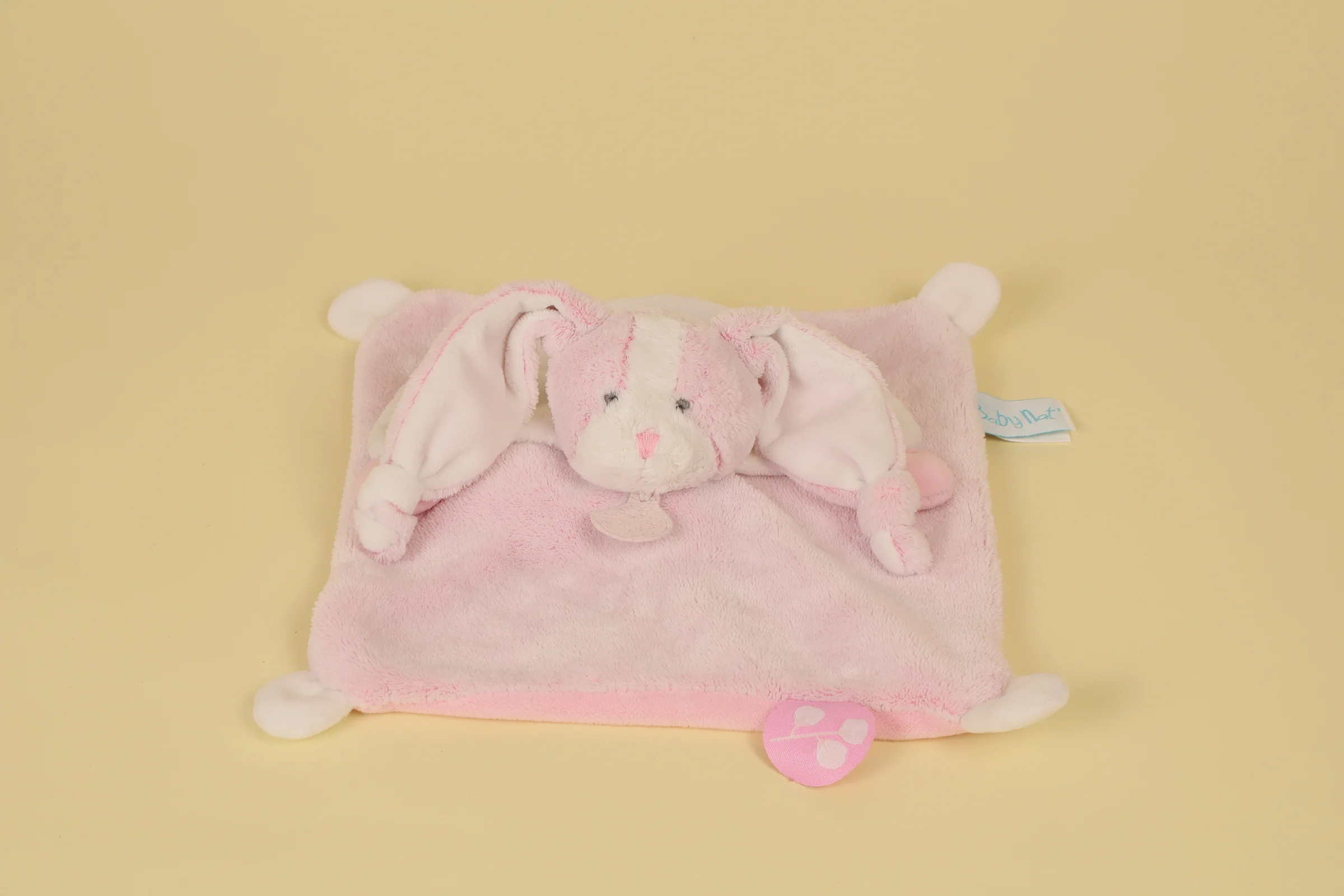 Doudou plat lapin rose avec cape blanche collection Les Toudoux marque Baby Nat
