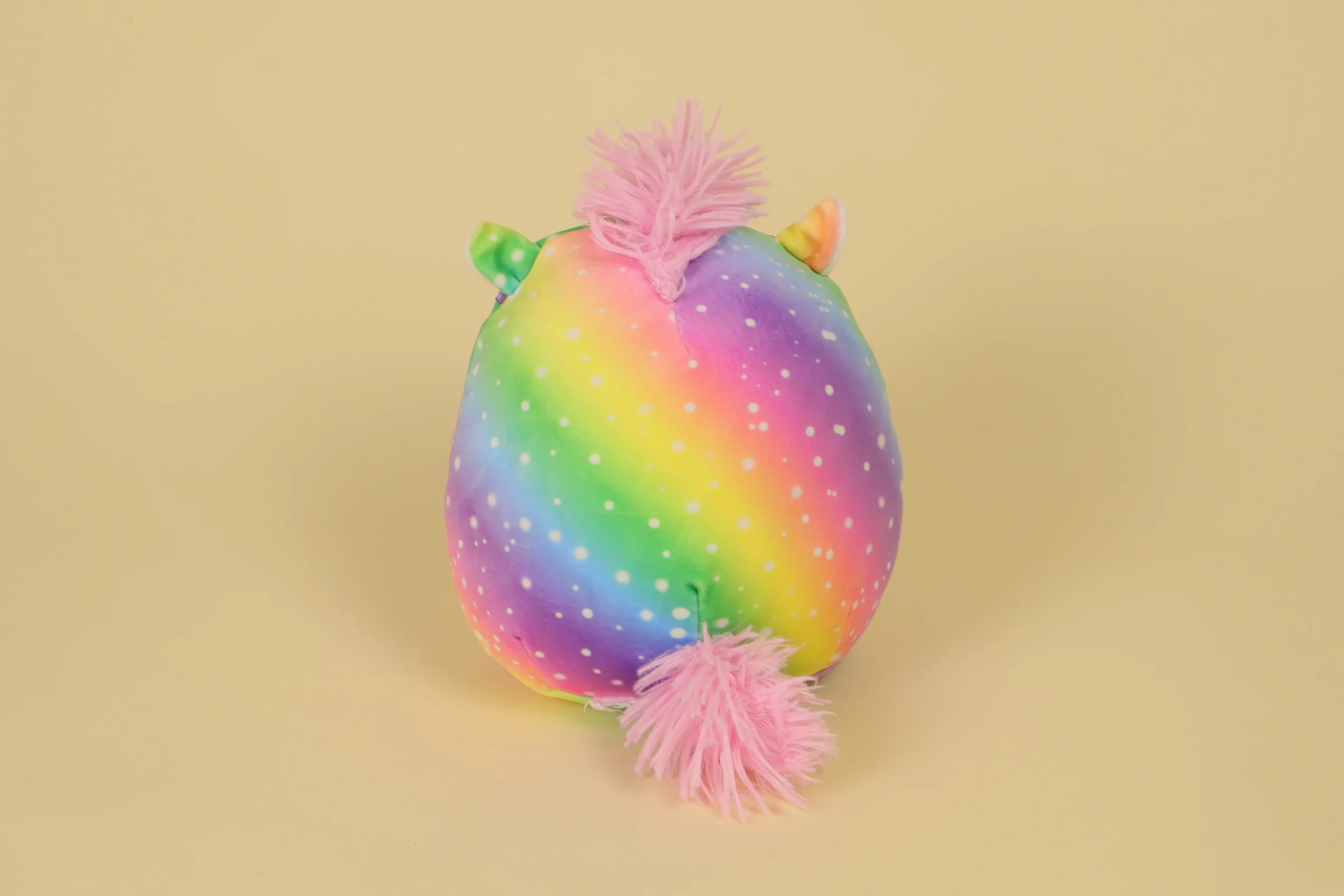 Dos Peluche coussin licorne arc-en-ciel extra moelleuse Squishimalls 19 cm