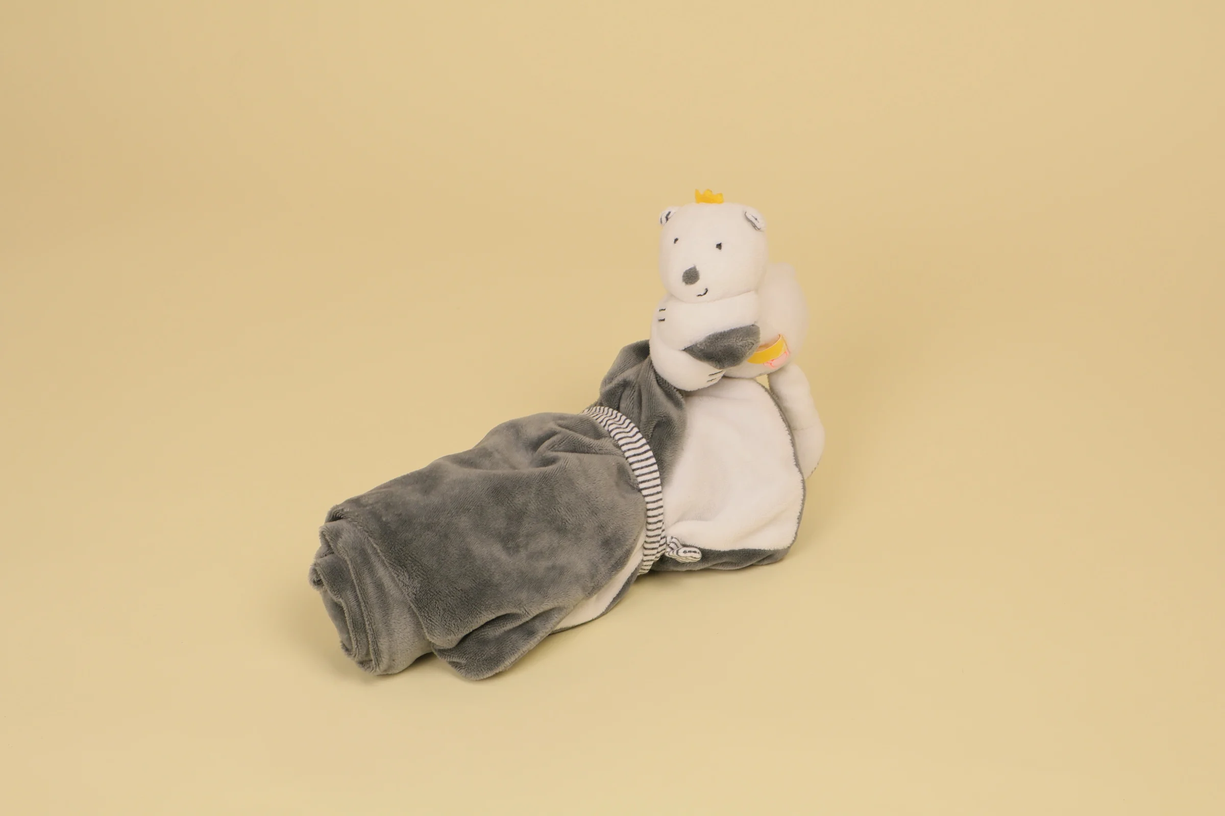 Doudou ours Sam avec couverture grise et blanche marque Noukie's collection Timeless Veloudoux naissance