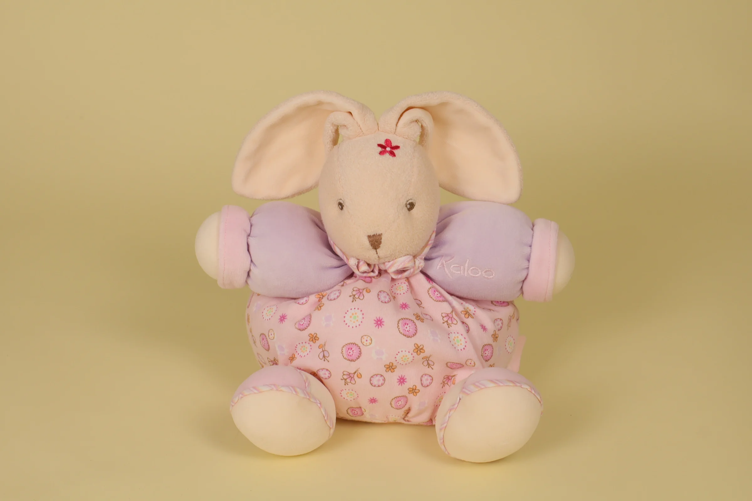 Doudou lapin boule rose parme fleur brodee rouge 23 cm Lilirose Liliblue vintage 2006 2008 marque Kaloo