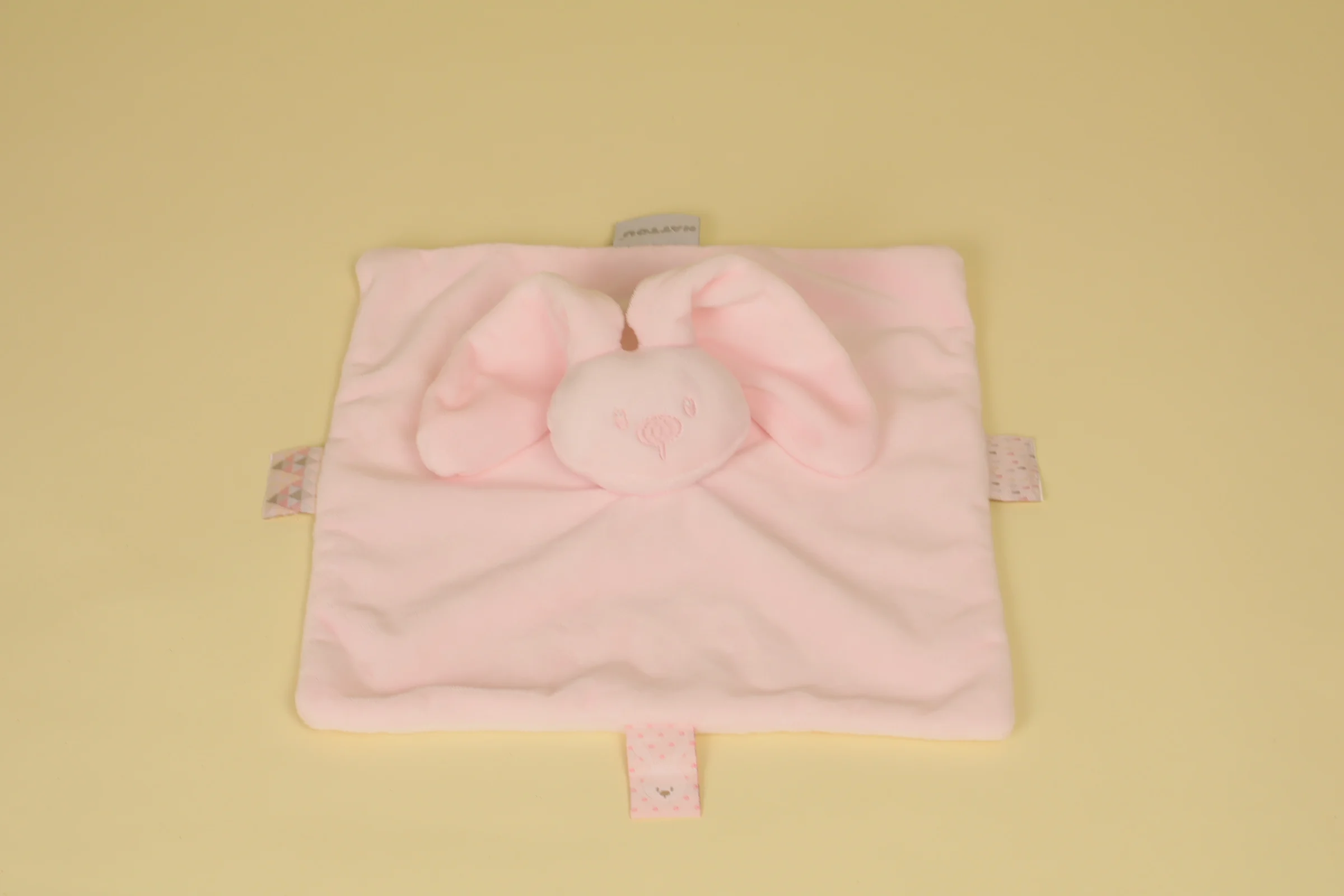 Doudou plat lapin rose clair collection Lapidou marque Nattou