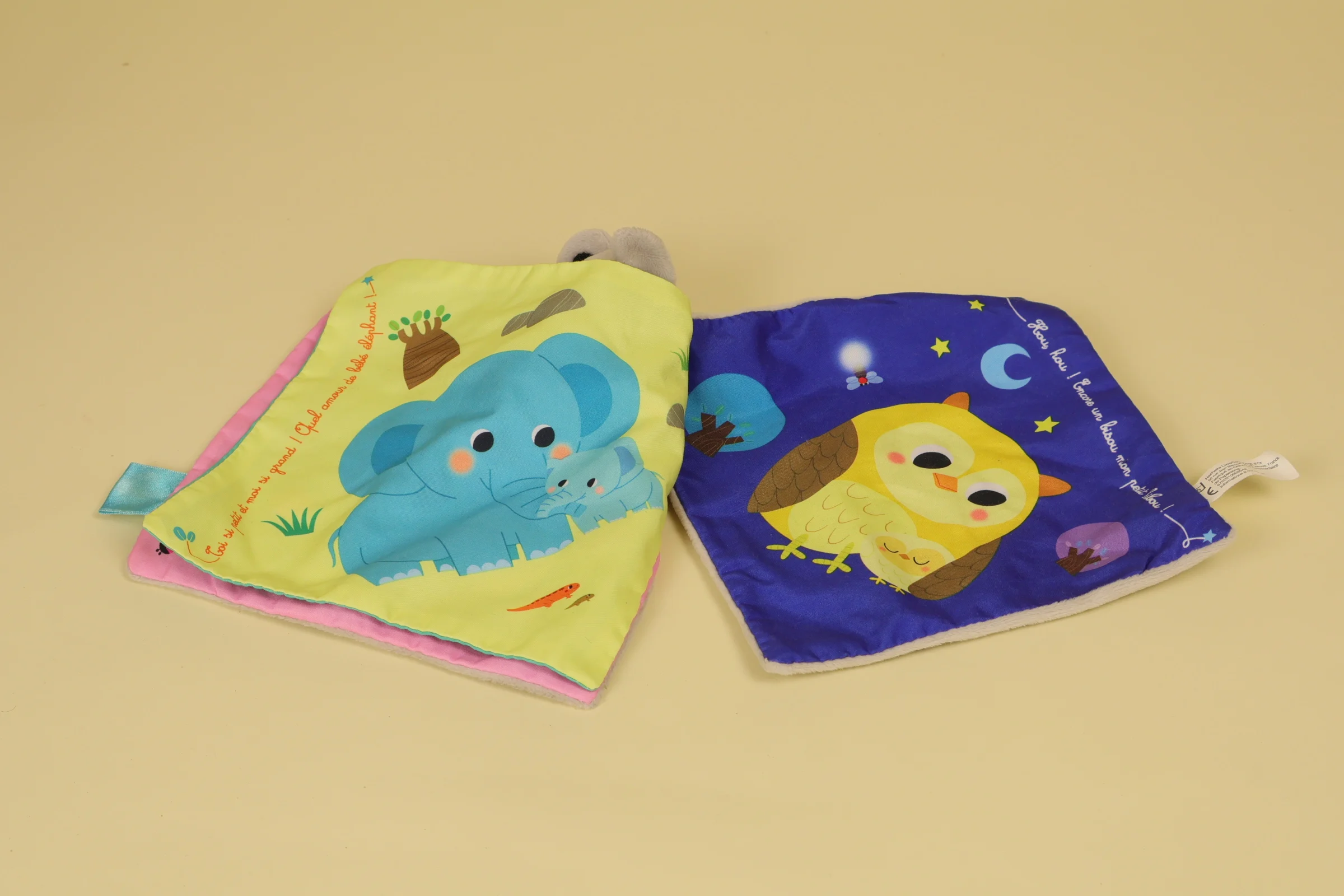 Doudou ours avec livre d'eveil en tissu Heure des Calins marque Hachette hibou