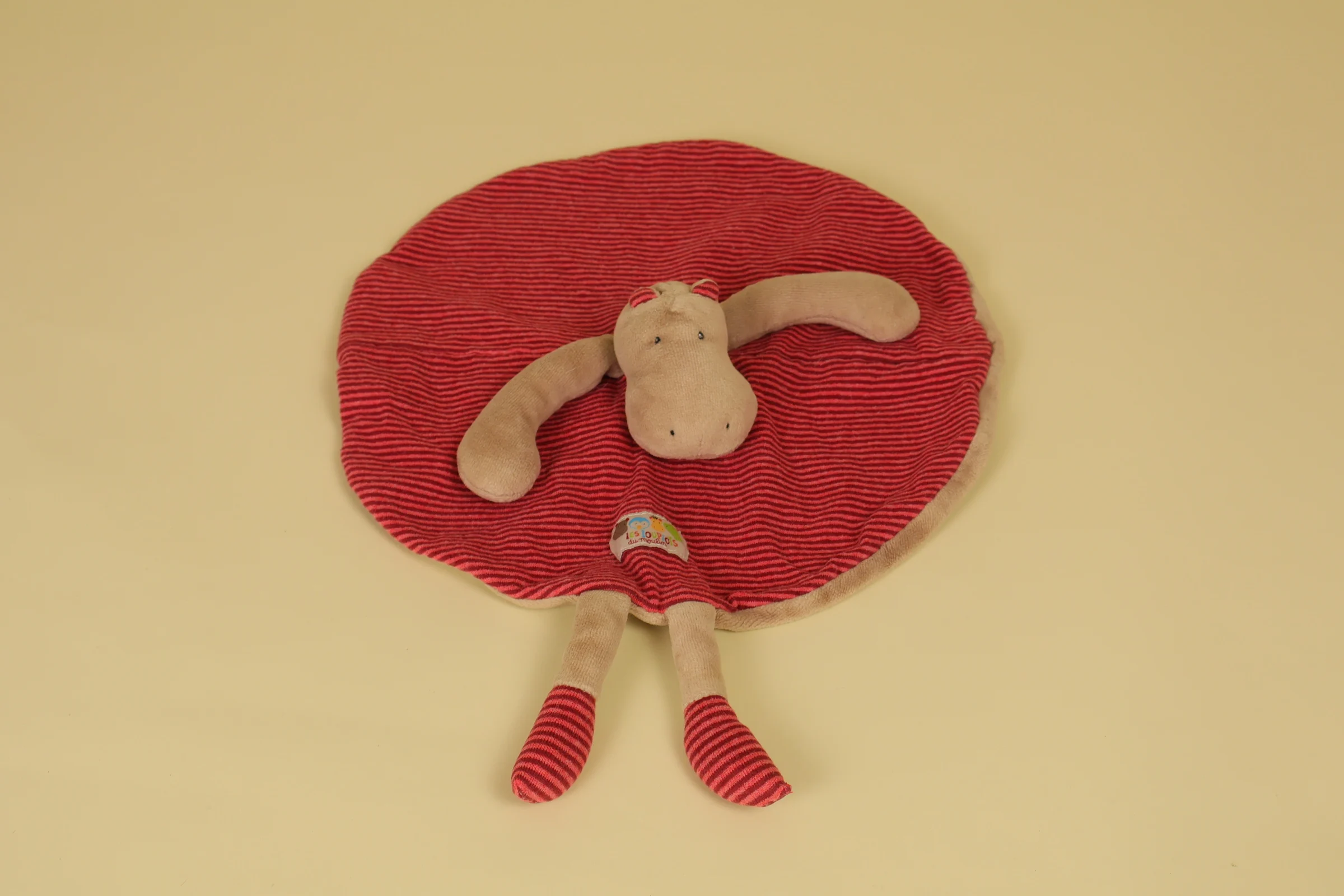 Doudou hippopotame Isa plat rond marron et rouge collection Les Loupiots vintage 2002 2005 marque Moulin Roty