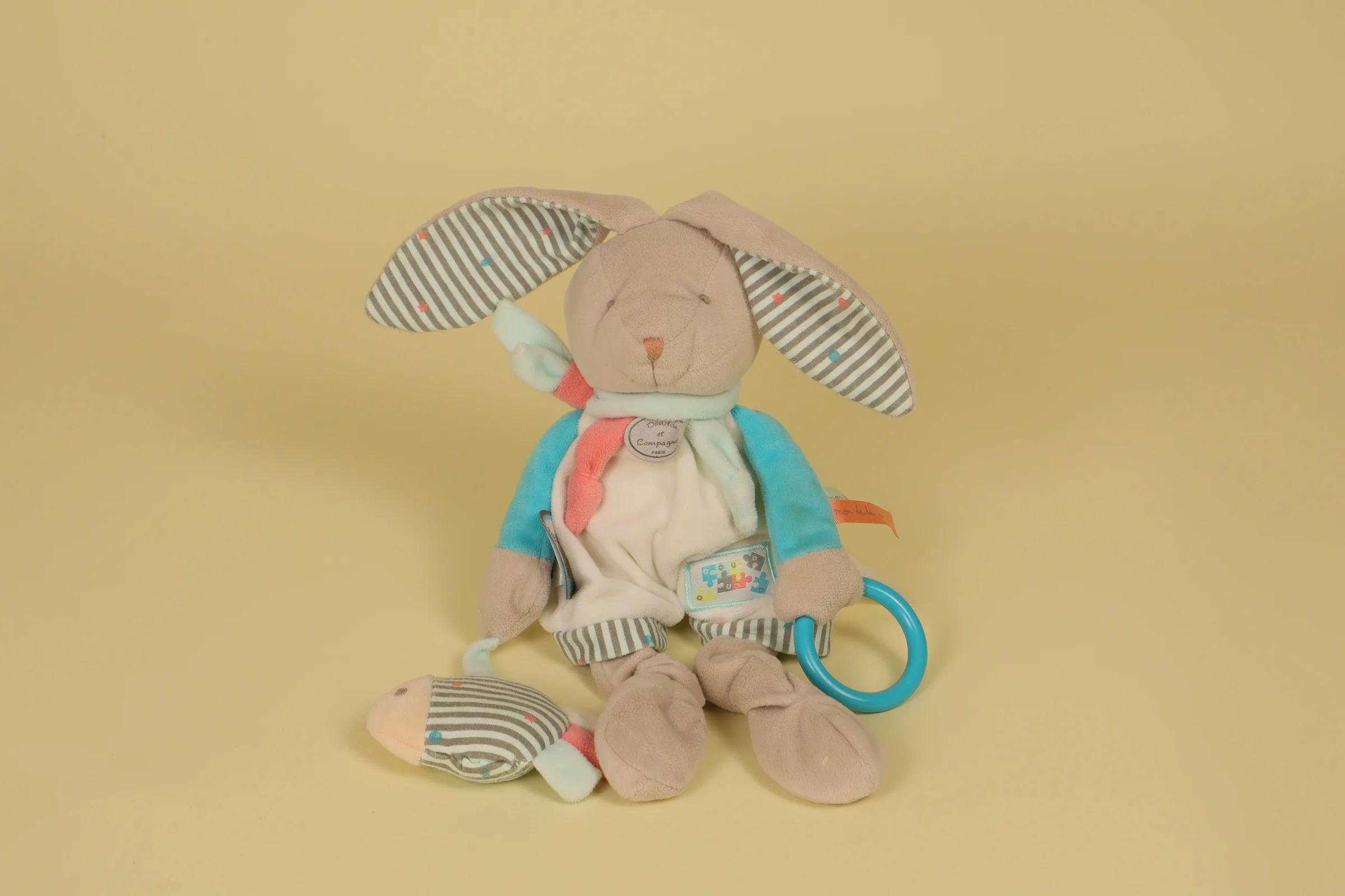 Doudou lapin Happy Éveil avec étiquette Puzzle miroir grelot et pattes extensibles 30 cm 2016 marque Doudou et Compagnie