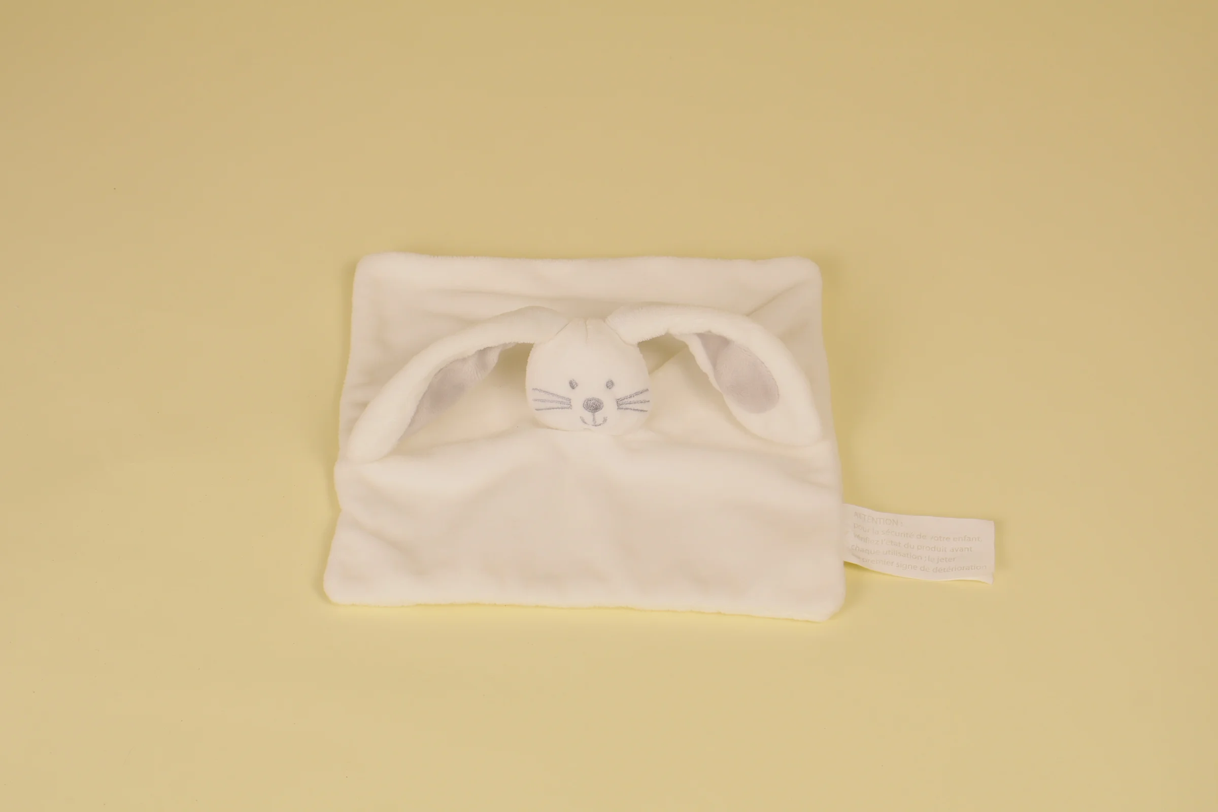 Doudou Lapin Plat Blanc avec Intérieur des Oreilles Gris Clair Marque Pat & Ripaton Kimbaloo