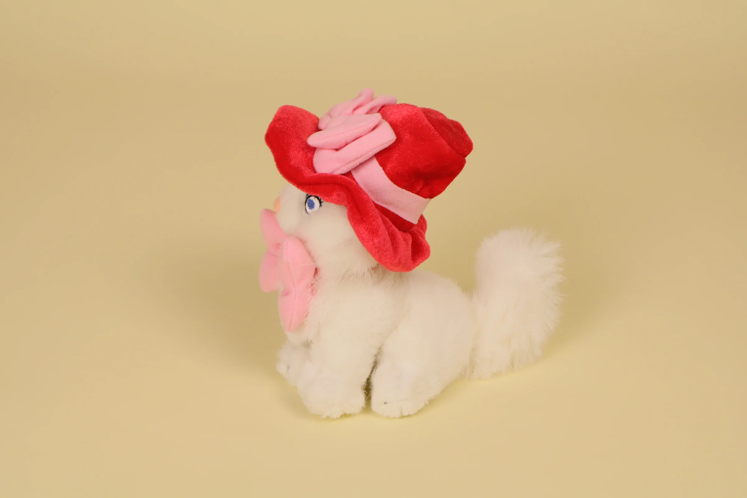 Petite Peluche Chat Marie avec son Chapeau Rouge et ses 2 Nœuds Roses 14 cm Collection Bean Bag Année 2000 Marque Disney Store profil