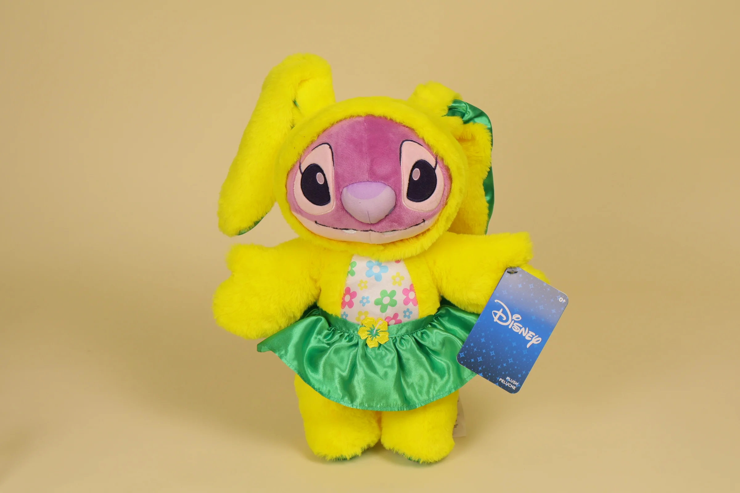 Peluche Angel Deguise Lapin de Paques jaune et vert Mesure 37 cm Annee 2026 Marque DISNEY STORE