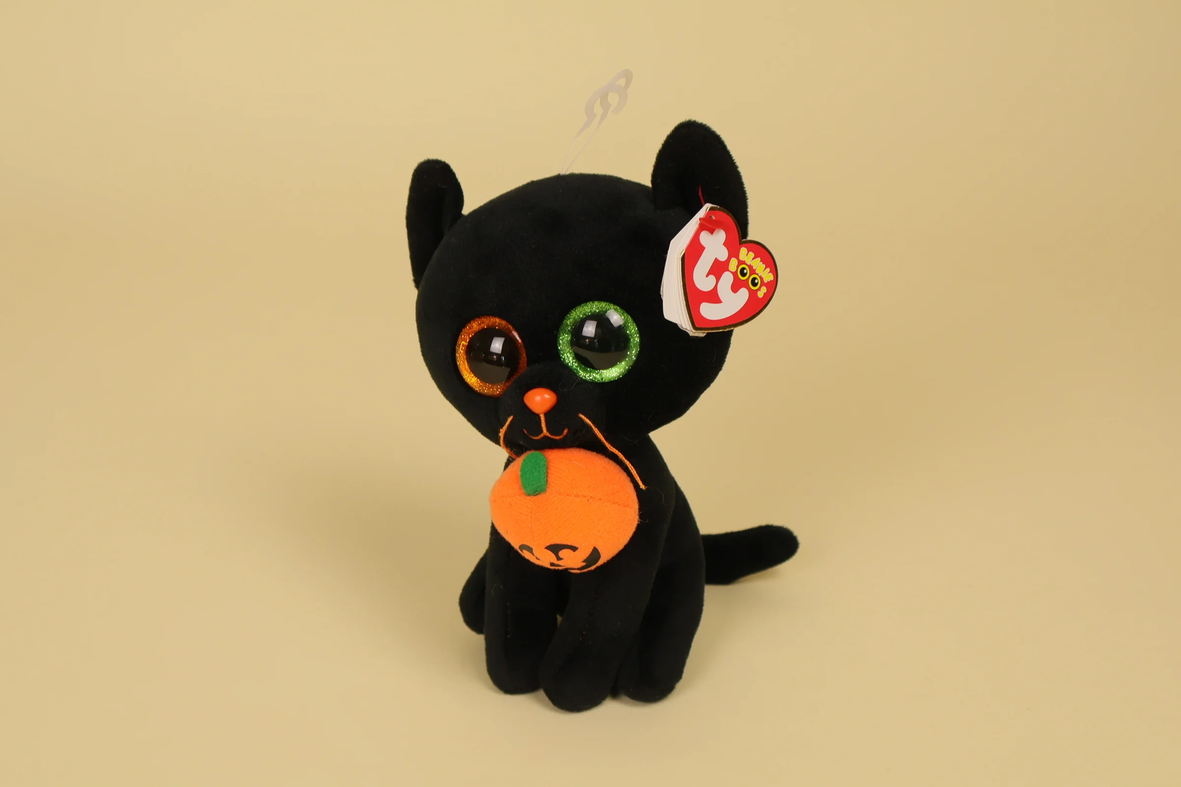 Peluche Chat Shadow Noir avec sa Citrouille Yeux Pailletés Verts 16 cm Anniversaire 17 Octobre 2016 Marque Ty Beanie Boos