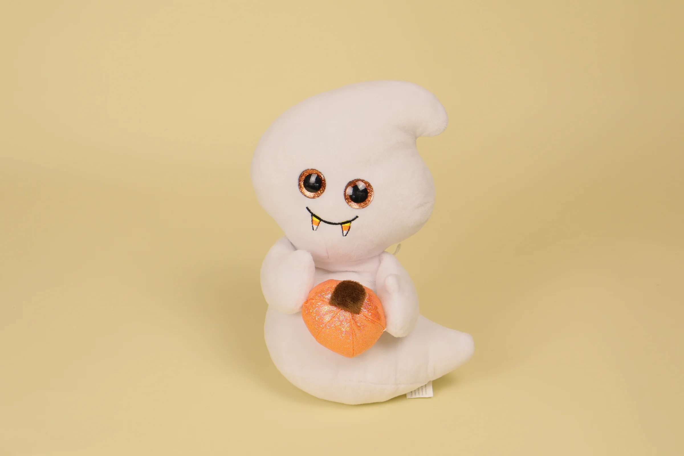 Peluche Fantome Blanc avec sa Citrouille Yeux Brillants Orange 24 cm Année 2023 Marque Candy Pack Belgium