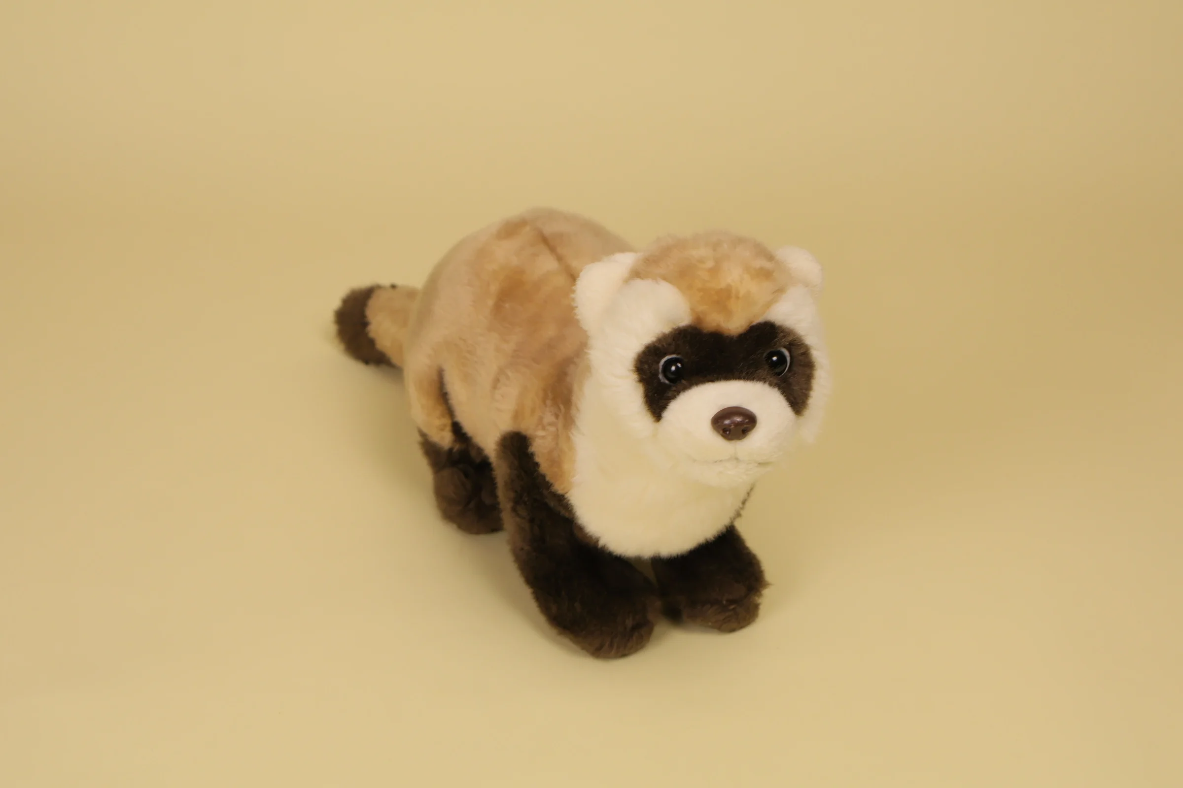 Peluche Furet Beige et Marron Mesure 30 cm plus 14 cm queue Collection Les Realistes Annee 2012 2015 Marque Gipsy
