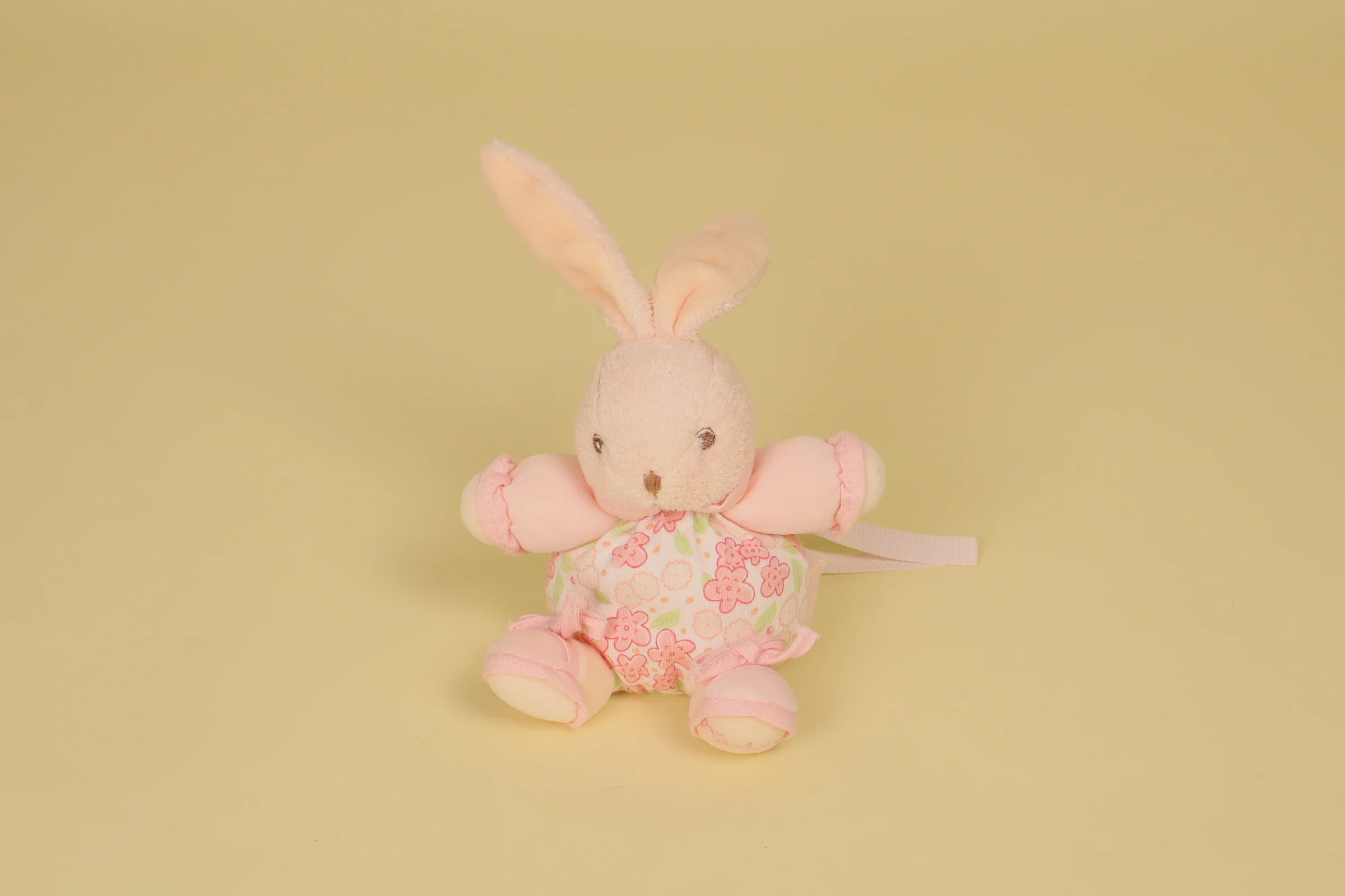 Mini Doudou Lapin Boule Rose avec fleurs imprimees Mesure 11 cm Collection Lilirose Annee 2012 Marque KALOO