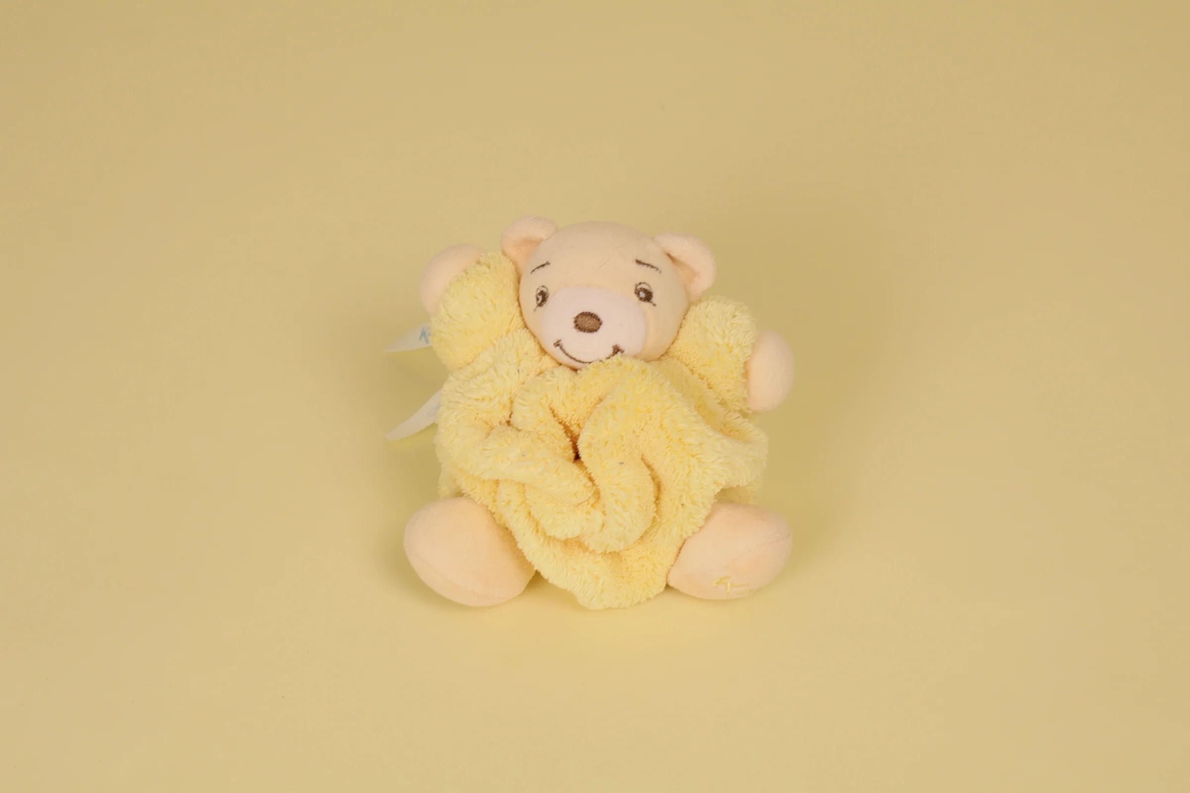 Mini Doudou Ours Boule Jaune Clair et Blanc Mesure 12 cm Collection Plume Annee 2002 2008 Marque KALOO
